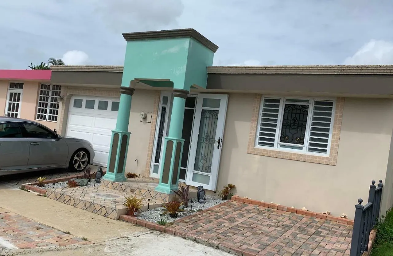 Fajardo Golden House Villa 0*,